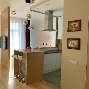 Comfortable French Quarter акумулятори світло інтернет завжди Киев